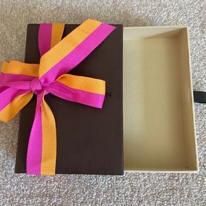 Louis Vuitton box